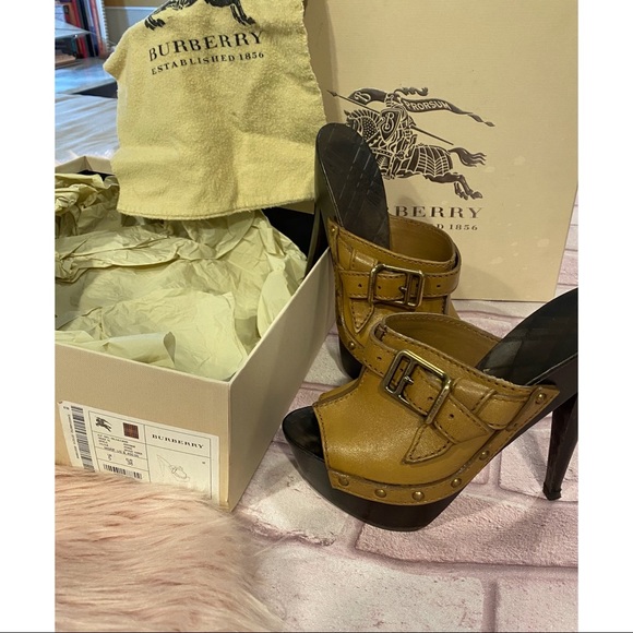 Burberry Sandals - Picture 1 of 2